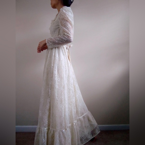 AriessenceByAriel 1970s Vintage Gunne Sax Ivory Lacy Renaissance Formal Dress - Picture 2 of 6